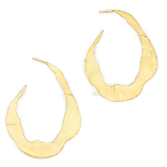 NUVIA HOOPS — μεγάλοι κυματιστοί χρυσοί κρίκοι