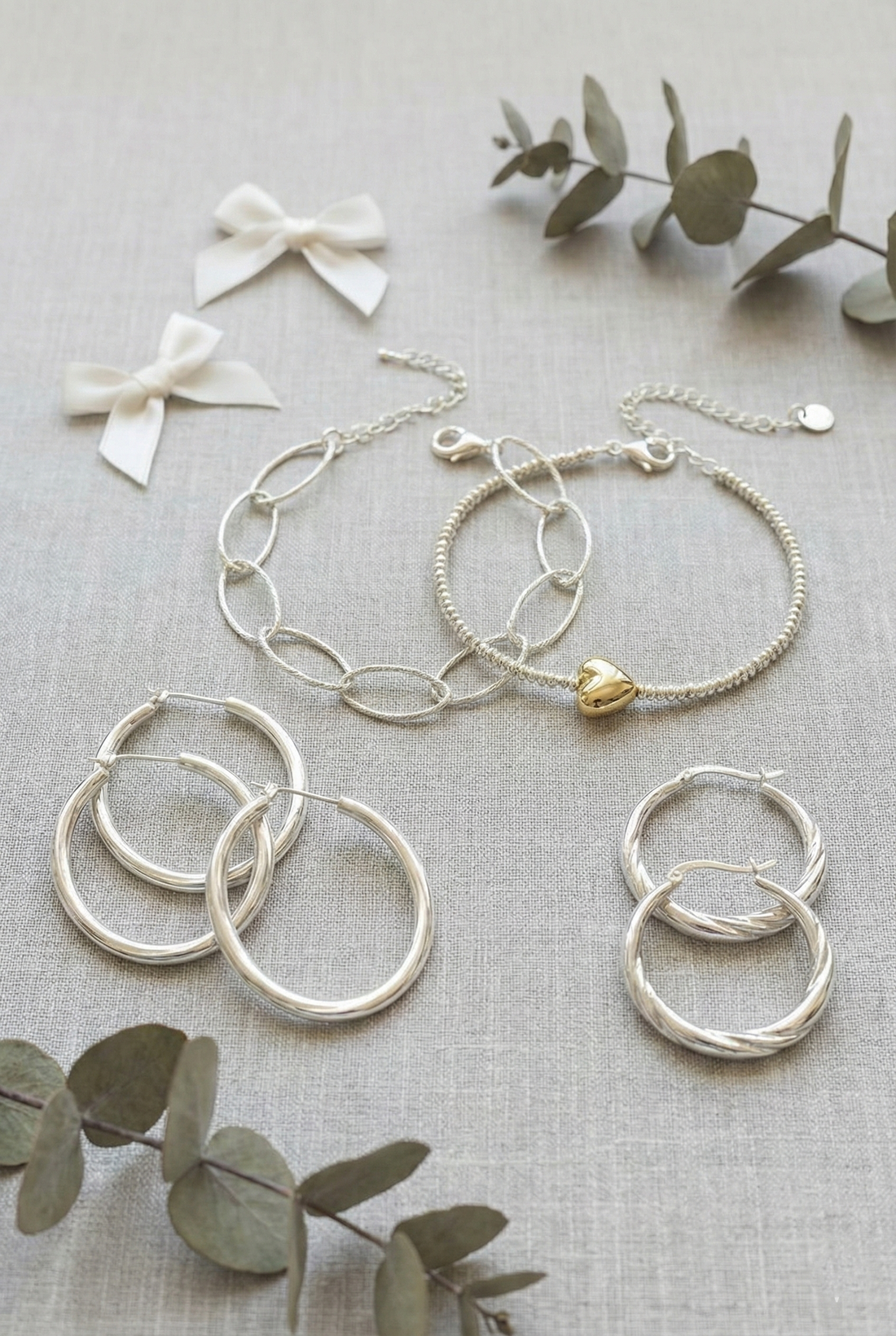 Silver Essentials: Τα 10 must-have ασημένια κοσμήματα για κάθε μέρα