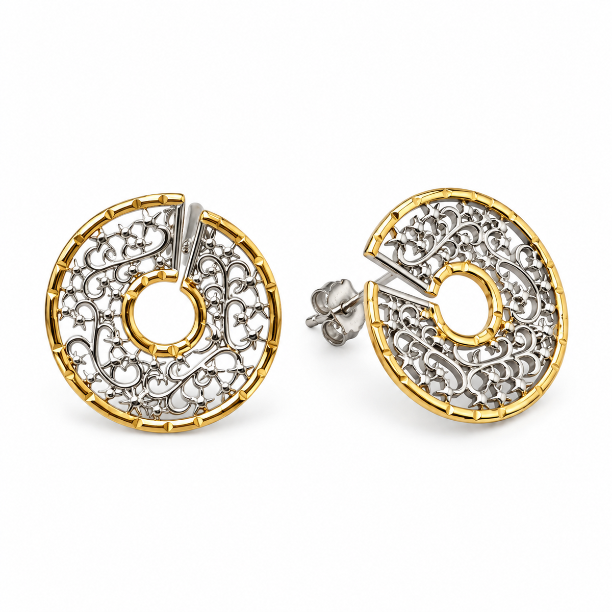 FILIGREE MEDALLION STUD — ΣΚΟΥΛΑΡΙΚΙΑ ΚΑΡΦΩΤΑ ΑΣΗΜΙ 925 ΔΙΧΡΩΜΟ ΦΙΛΙΓΚΡΑΝ ΜΕΤΑΛΛΙΟ