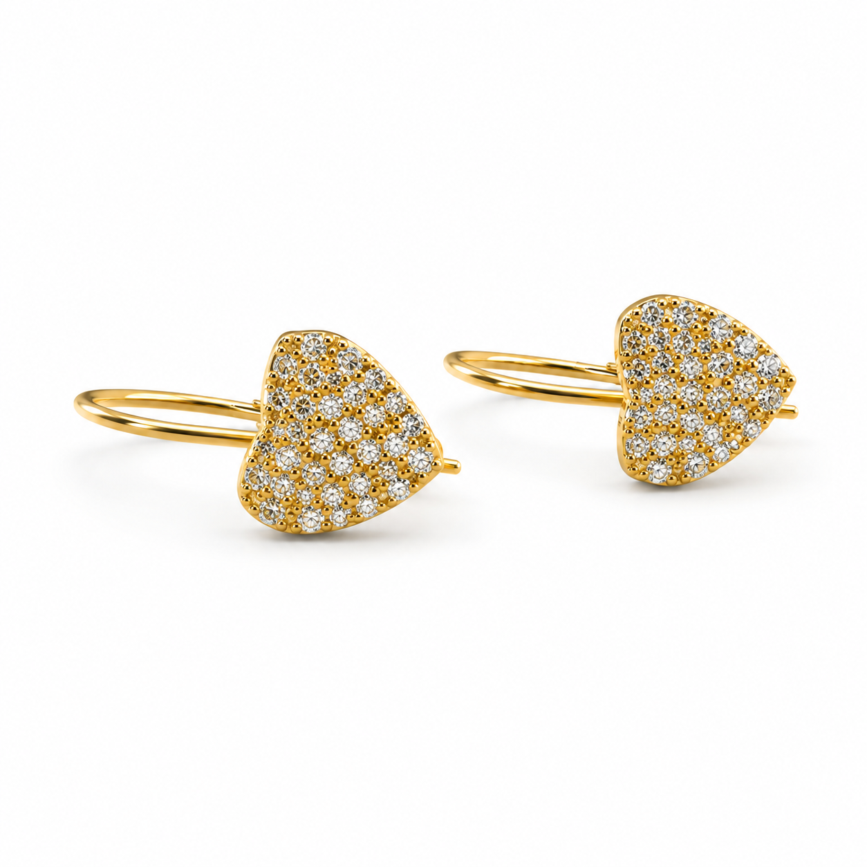 GOLDEN HEART PAVÉ — ΣΚΟΥΛΑΡΙΚΙΑ ΚΡΕΜΑΣΤΑ ΑΣΗΜΙ 925 ΕΠΙΧΡΥΣΑ ΚΑΡΔΙΑ ΜΕ ΛΕΥΚΑ ΖΙΡΓΚΟΝ