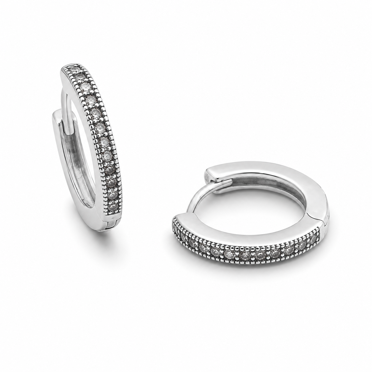 VINTAGE PAVÉ HOOPS — ΣΚΟΥΛΑΡΙΚΙΑ ΚΡΙΚΟΙ ΑΣΗΜΙ 925 1.5ΕΚ ΜΕ ΛΕΥΚΑ ΖΙΡΓΚΟΝ ΚΑΙ ΑΝΑΓΛΥΦΟ ΠΕΡΙΘΩΡΙΟ