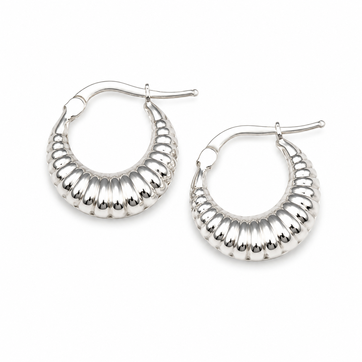 SCALLOPED SHELL HOOPS — ΣΚΟΥΛΑΡΙΚΙΑ ΚΡΙΚΟΙ ΑΣΗΜΙ 925 ΡΑΒΔΩΤΗ ΥΦΗ