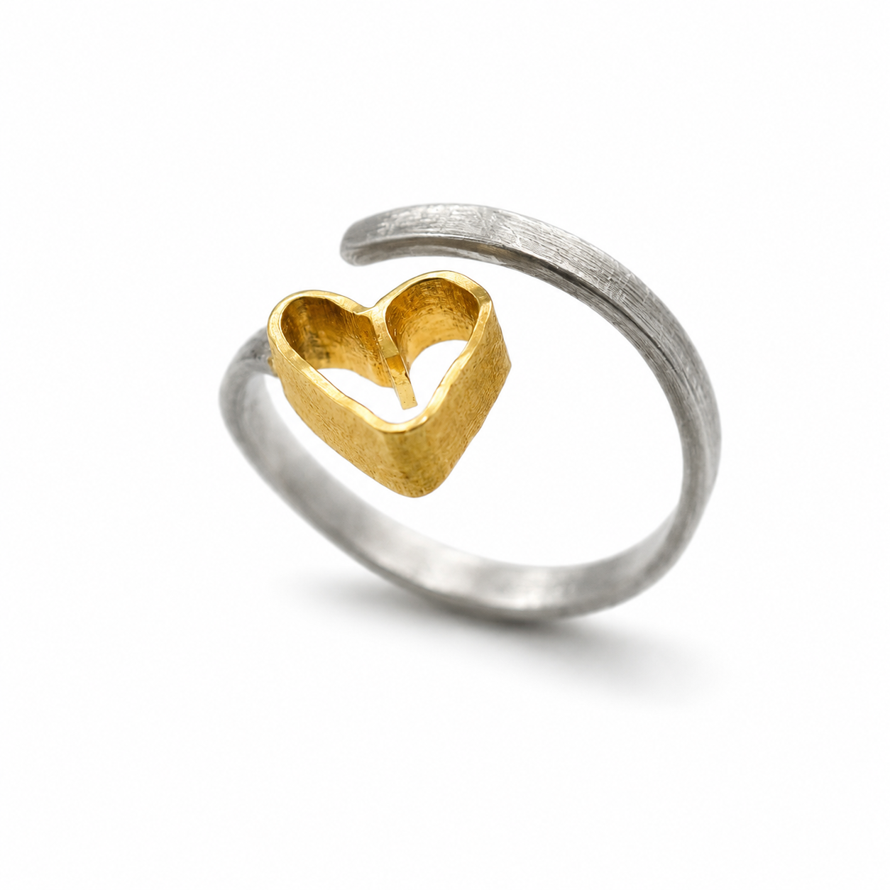 BRUSHED HEART WRAP RING — ΔΑΧΤΥΛΙΔΙ ΑΣΗΜΙ 925 ΔΙΧΡΩΜΟ BRUSHED ΜΕ ΣΧΕΔΙΟ ΚΑΡΔΙΑΣ