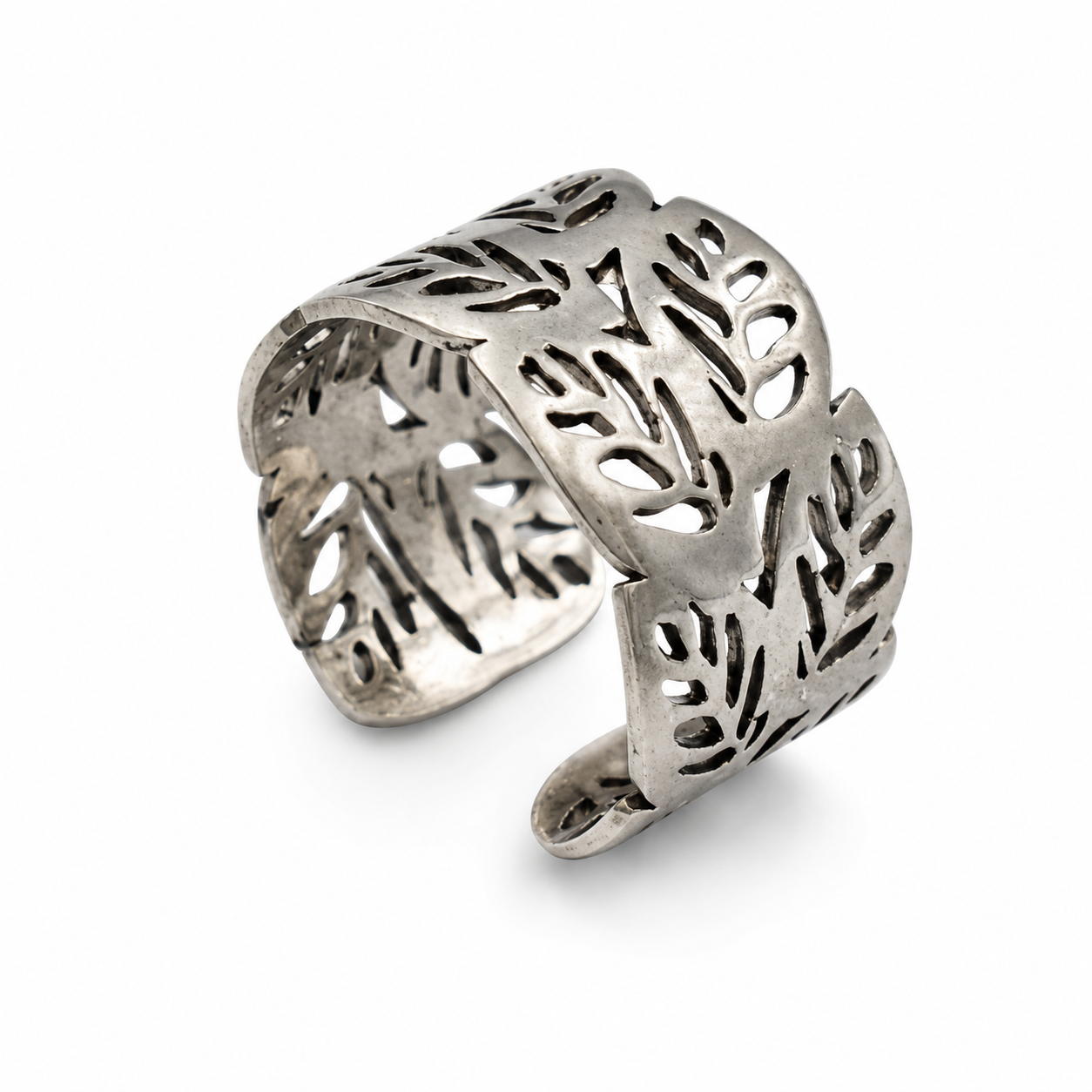 BOTANICA BAND RING — ΔΑΧΤΥΛΙΔΙ ΑΣΗΜΙ 925 ΑΝΟΙΧΤΟ ΜΕ ΚΟΠΤΟ ΣΧΕΔΙΟ ΦΥΛΛΩΝ