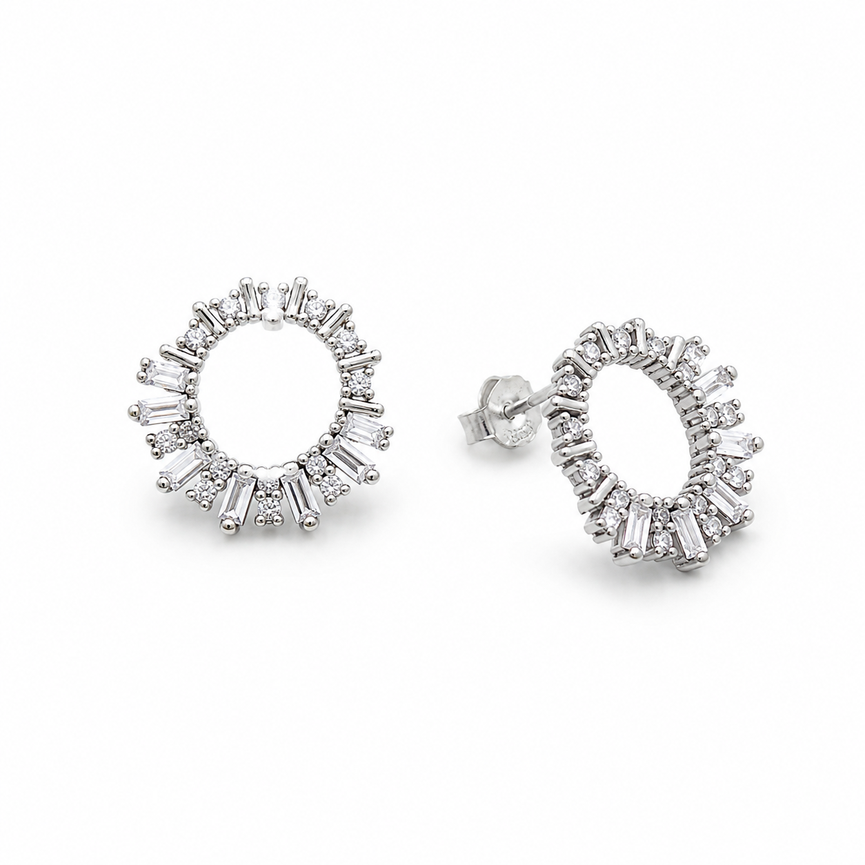 WREATH BAGUETTE STUD EARRINGS — ΣΚΟΥΛΑΡΙΚΙΑ ΑΣΗΜΙ 925 ΡΟΔΙΟ ΚΥΚΛΙΚΑ ΜΕ ΖΙΡΓΚΟΝ