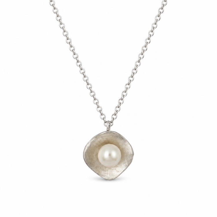 SHELL PEARL — ΚΟΛΙΕ ΑΣΗΜΙ 925 ΟΣΤΡΑΚΟ ΜΕ ΦΥΣΙΚΟ ΜΑΡΓΑΡΙΤΑΡΙ